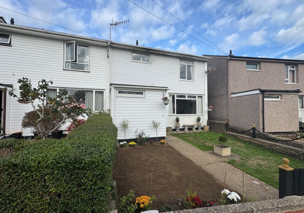 Main image of property: 9 Greenfield Close, Tunbridge Wells, Kent, TN4 8TS