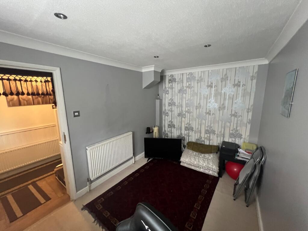 House in Luton, Limbury - View 3