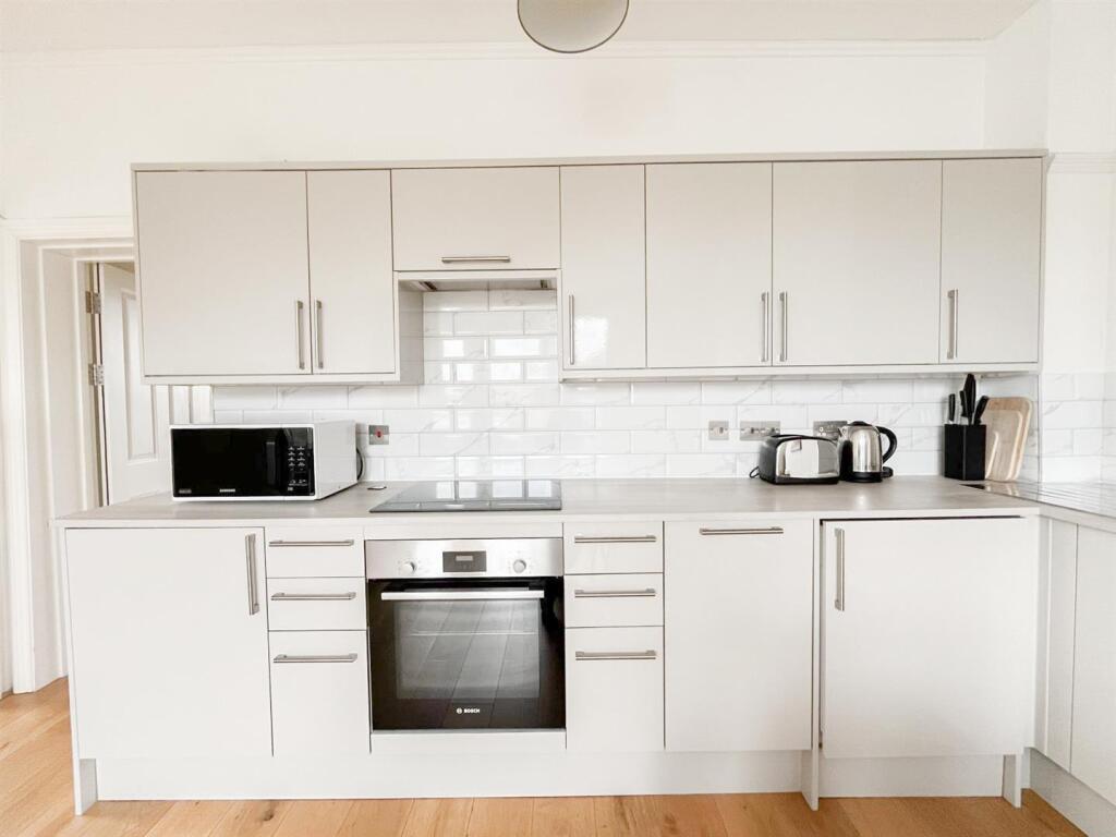 Apartment in Tonbridge - View 4