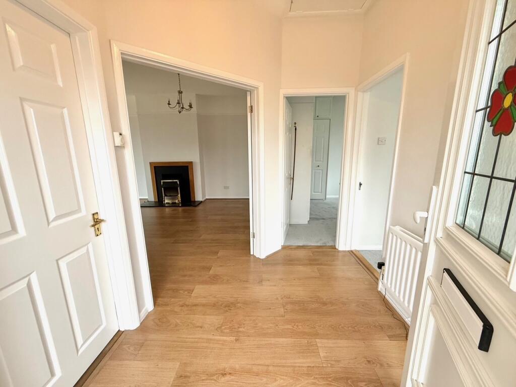Chase Gardens, Binfield, RG42 photo 4