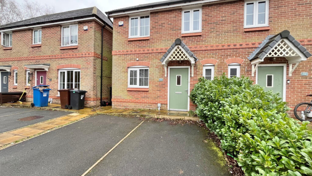 Main image of property: Broadfern, Standish, Wigan, WN6 0GP