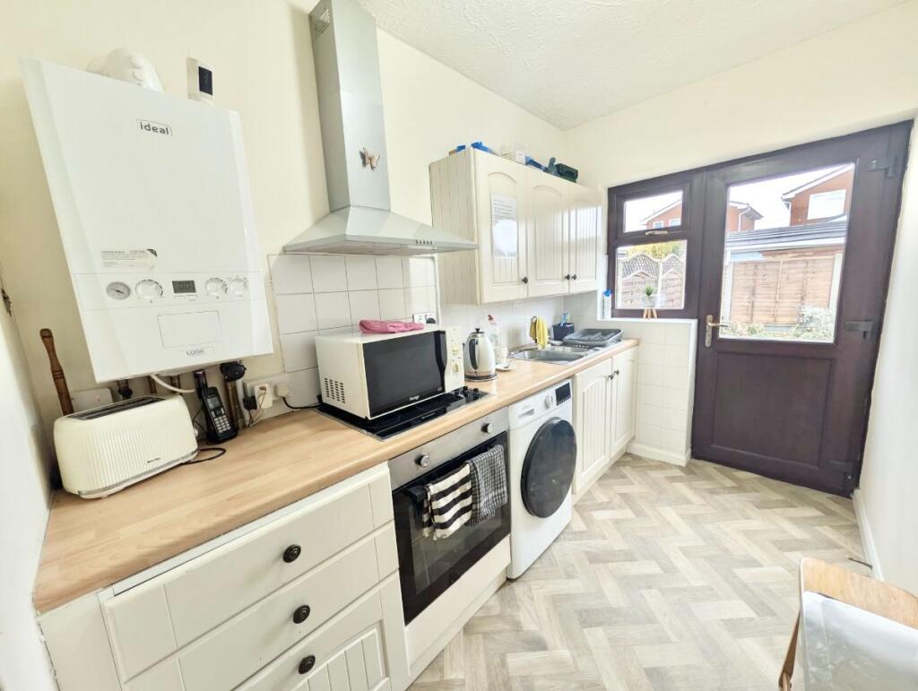 Urmond Road, Canvey Island photo 2