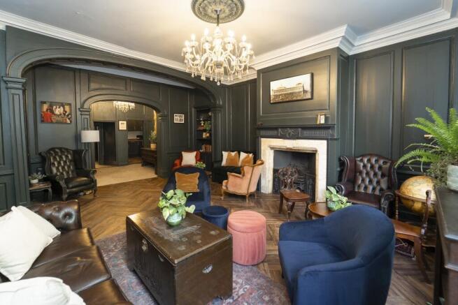 Members Lounge 