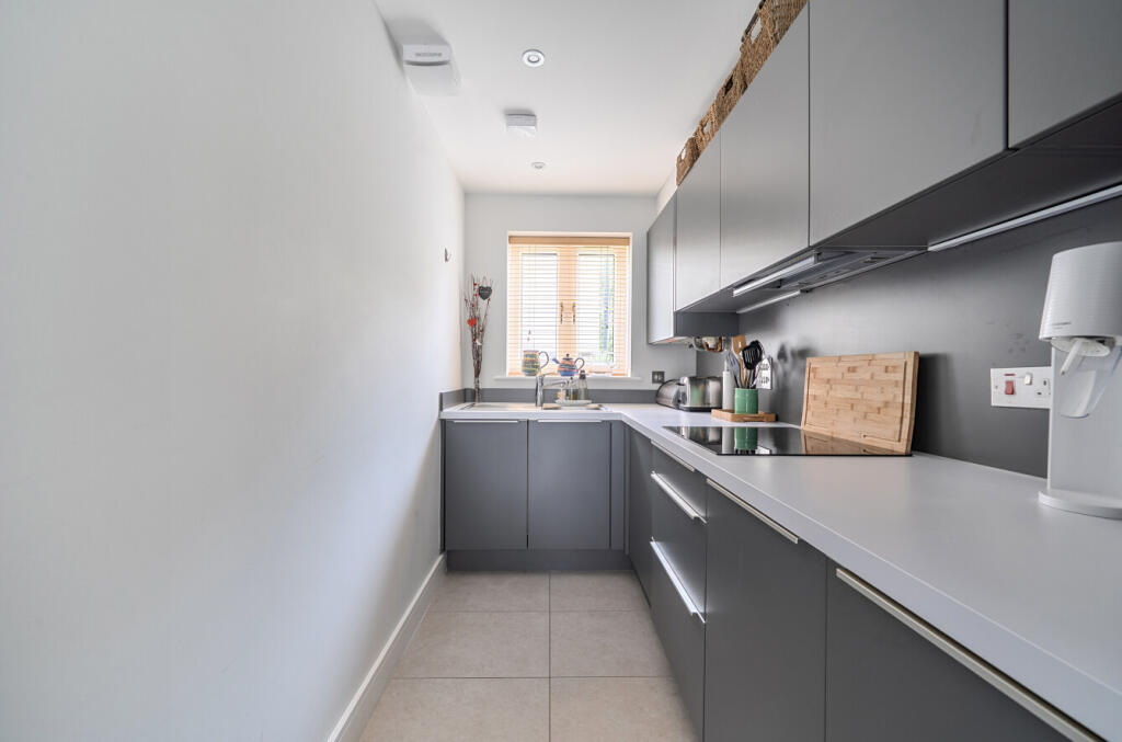 House in Waverley, Haslemere - View 5