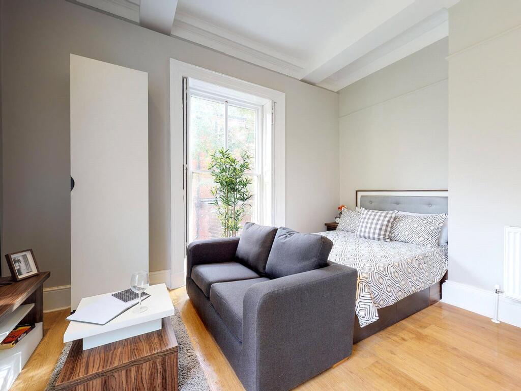 Main image of property: Apt 7, 19 Springfield Mount #763200