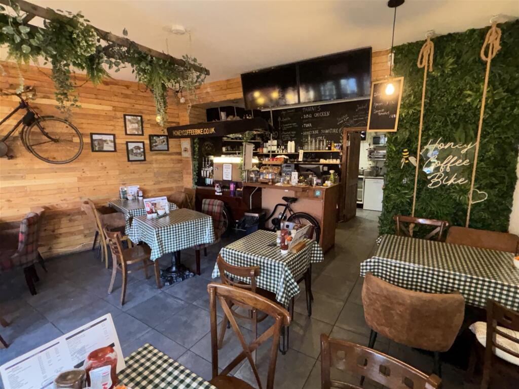 Main image of property: Cafe & Sandwich Bars, West Yorkshire