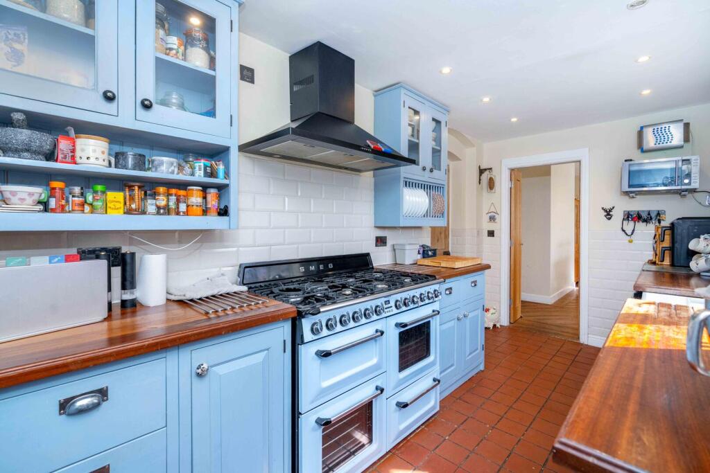 House in West Lindsey, Snarford - More