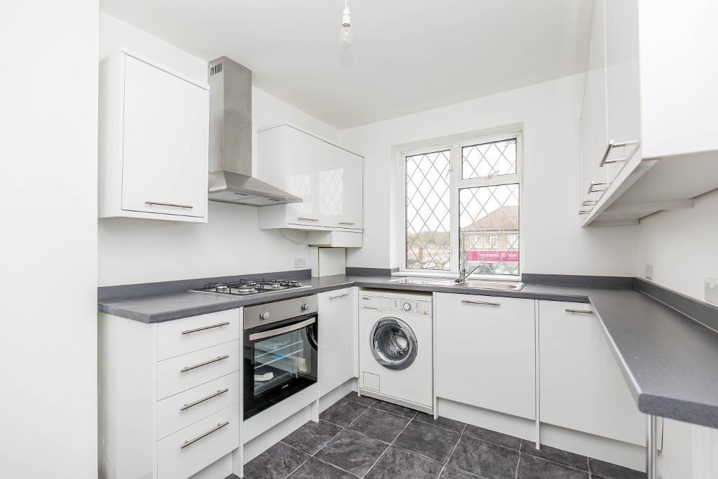 Apartment in Croydon - View 3