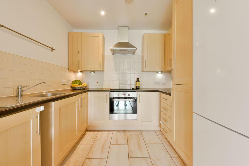 Apartment in London - View 5