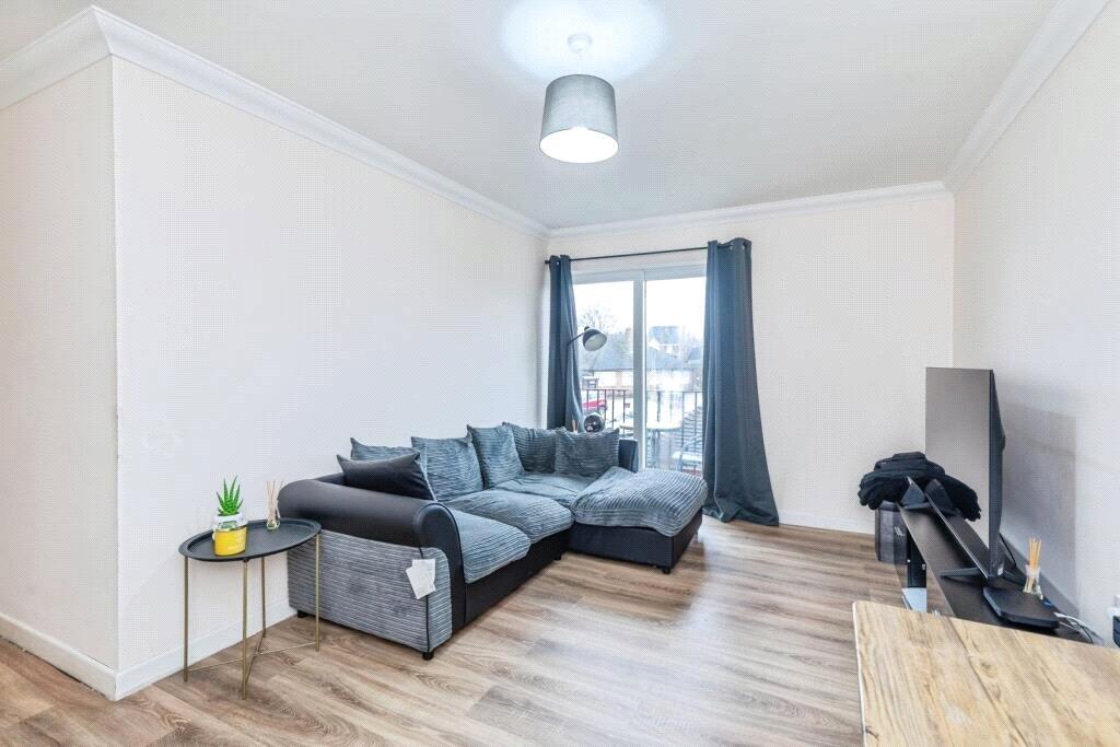 Apartment in Rochester, Kent - View 5