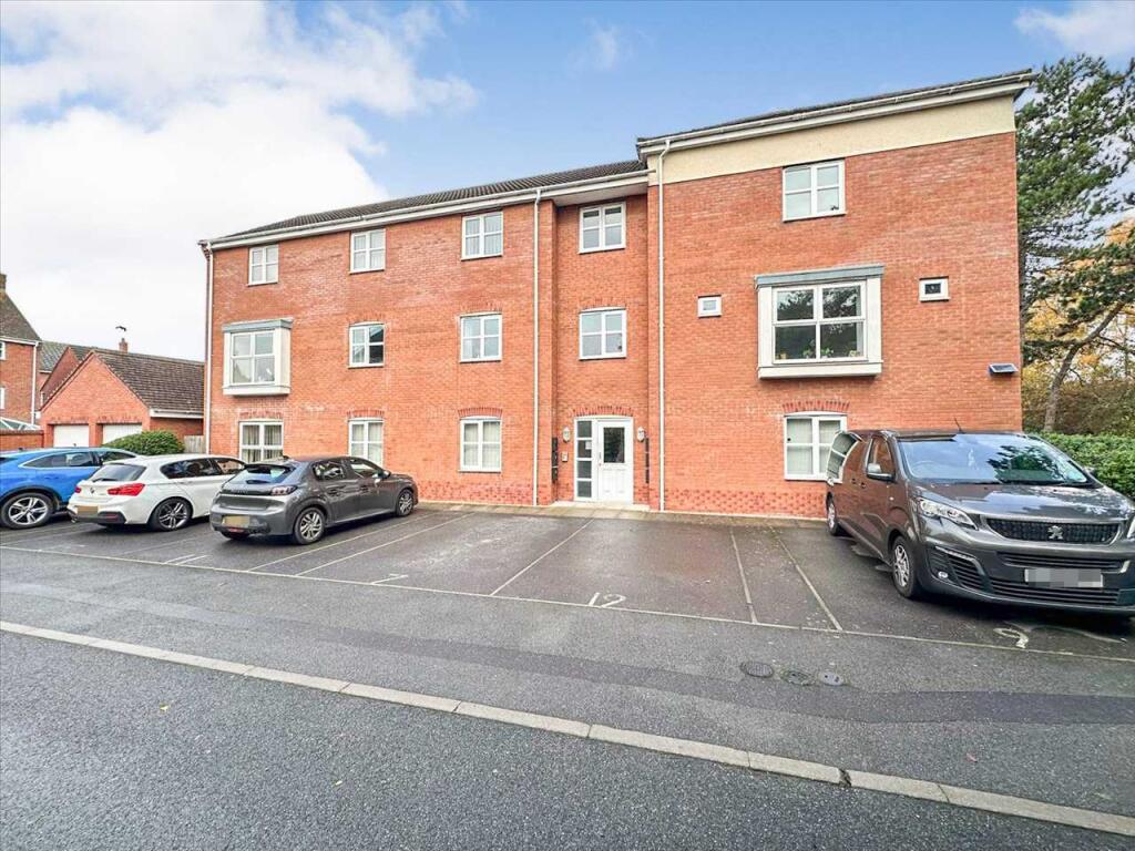 2-bed flat on Bradbury Gardens, Nottingham, £160,000
