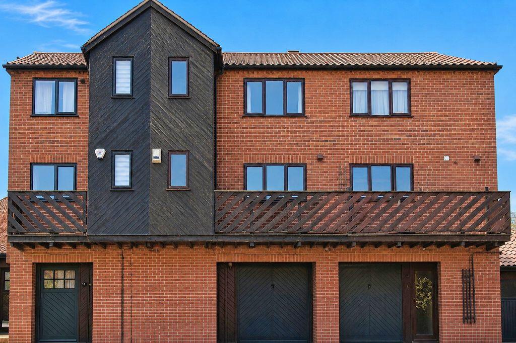 Main image of property: Tannery Wharf, Newark