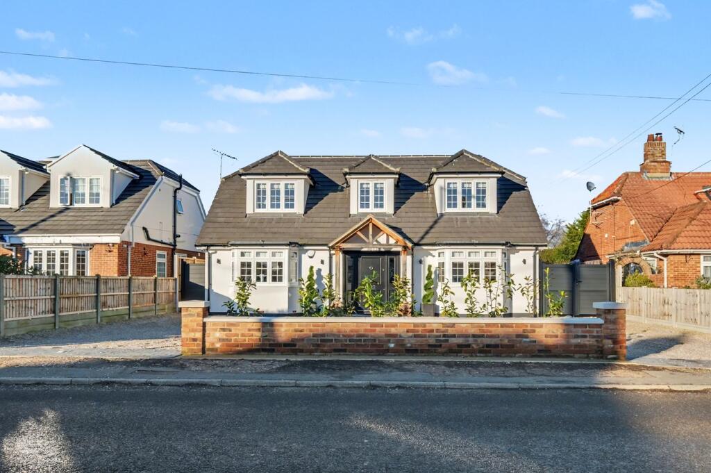 Main image of property: Galleywood Road, Great Baddow, Chelmsford, CM2