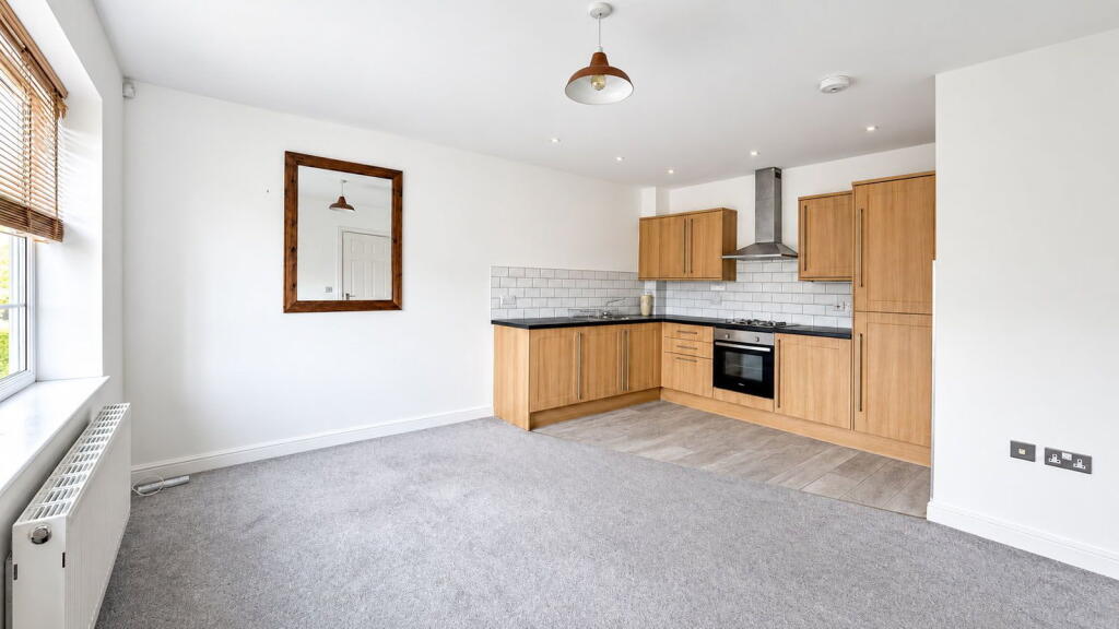 Apartment in Preston - View 3