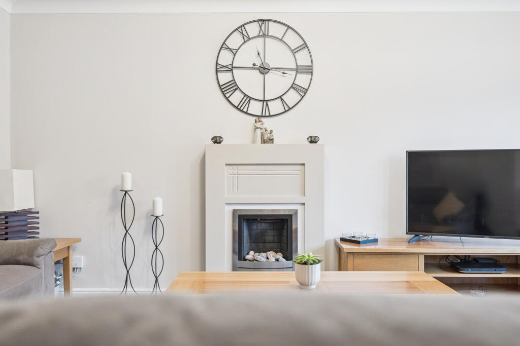 House in Glasgow, Mains Estate, Milngavie - View 4