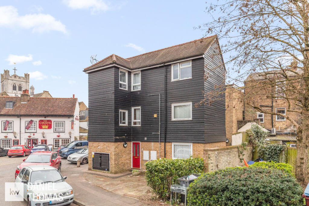Main image of property: DANIEL THOMAS | Romeland, Waltham Abbey, EN9 1QZ