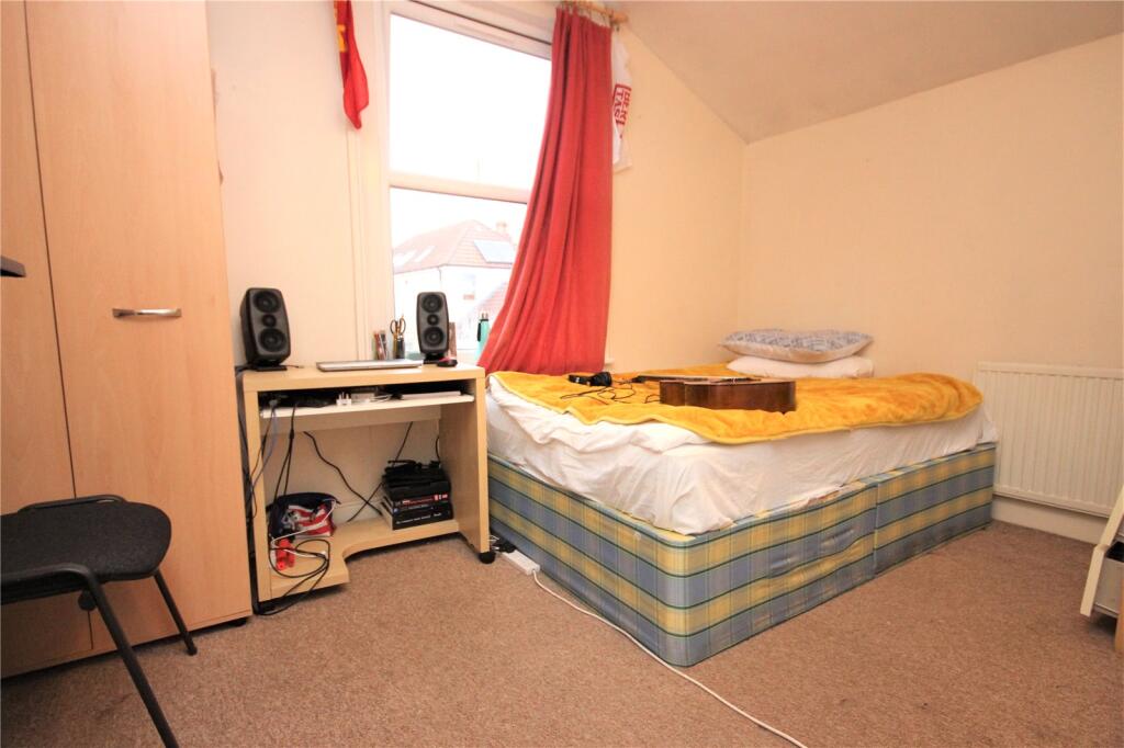 6 bedroom terraced house for rent