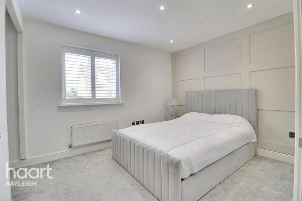 Main image of property: Elmbrook Close, Basildon