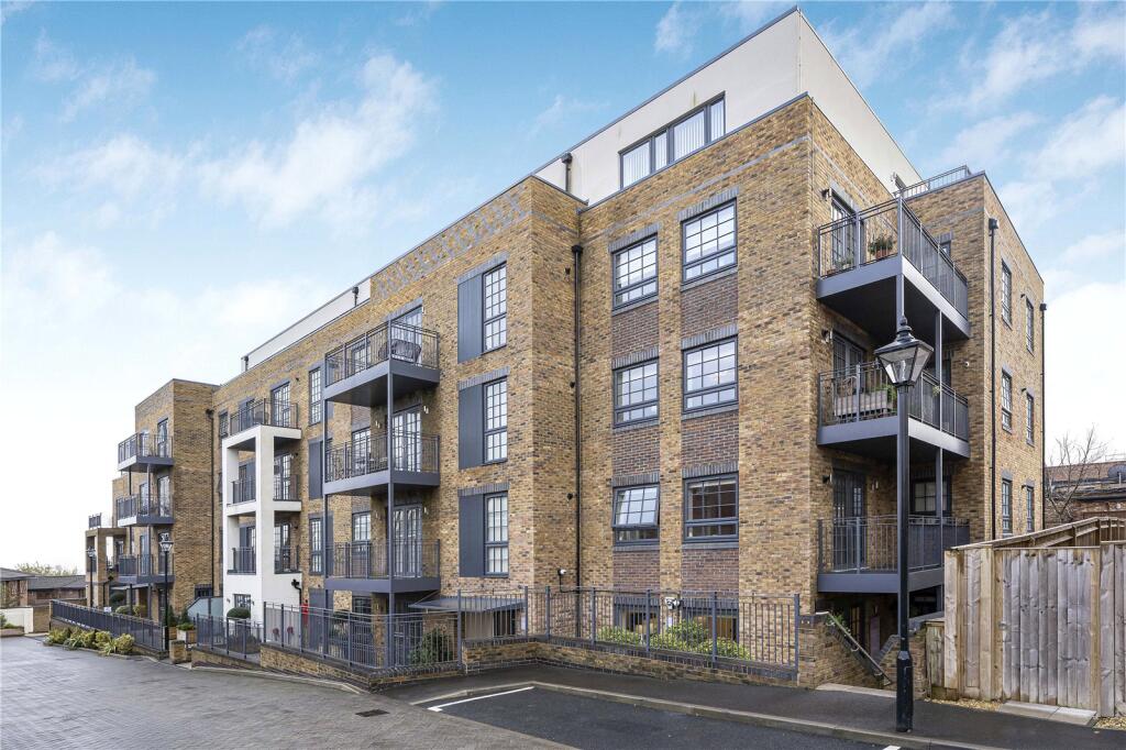 Main image of property: Lightfield, Intaglio House, Barnet, EN5