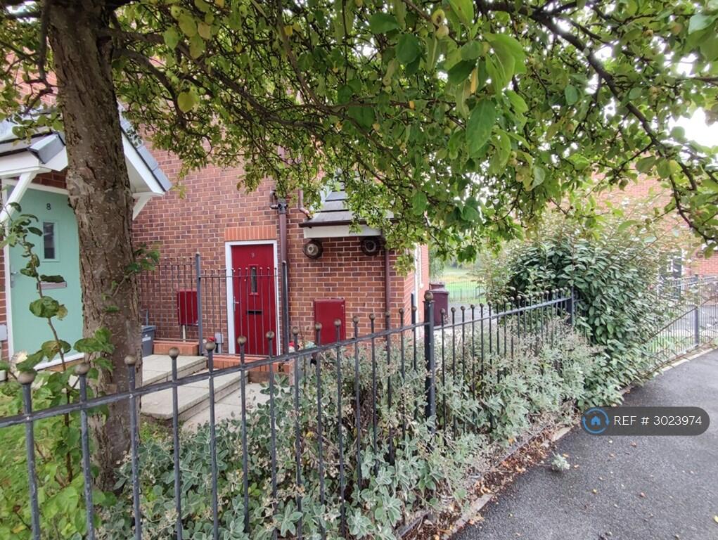 Main image of property: Kirkby, Liverpool, L32