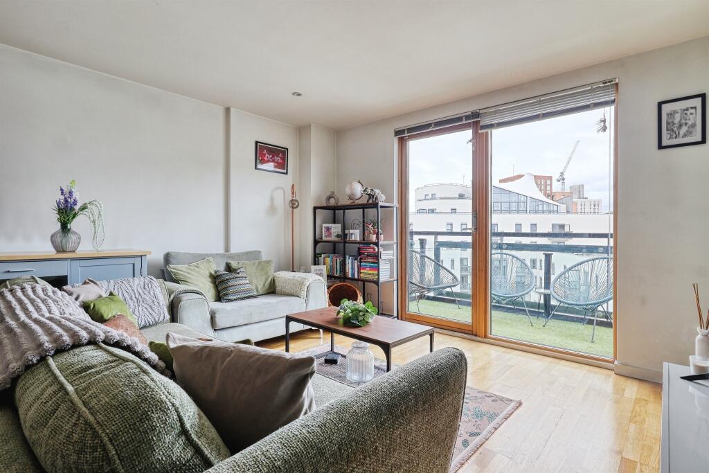 Apartment in Leeds, West Yorkshire - View 3