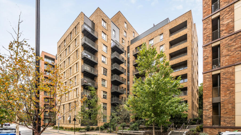 Main image of property: Braeburn Mansions, Mary Neuner Road, London, N8 0FB