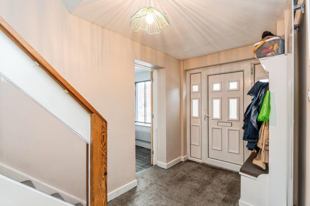 House in Southampton - More