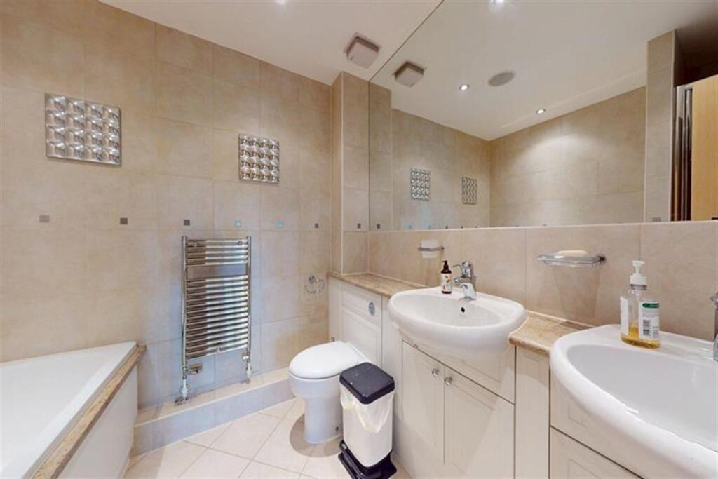 Apartment in Ilford - View 5
