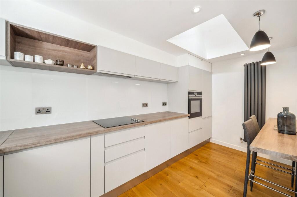 Apartment in London, Paddington - View 4