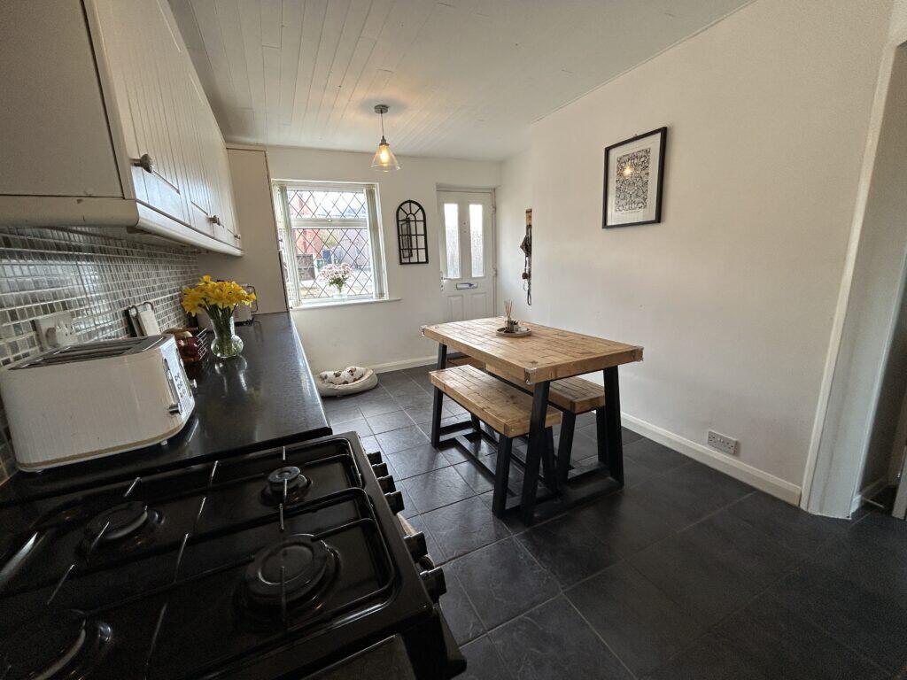 Nettleton Road, Mirfield, WF14 9AP photo 4