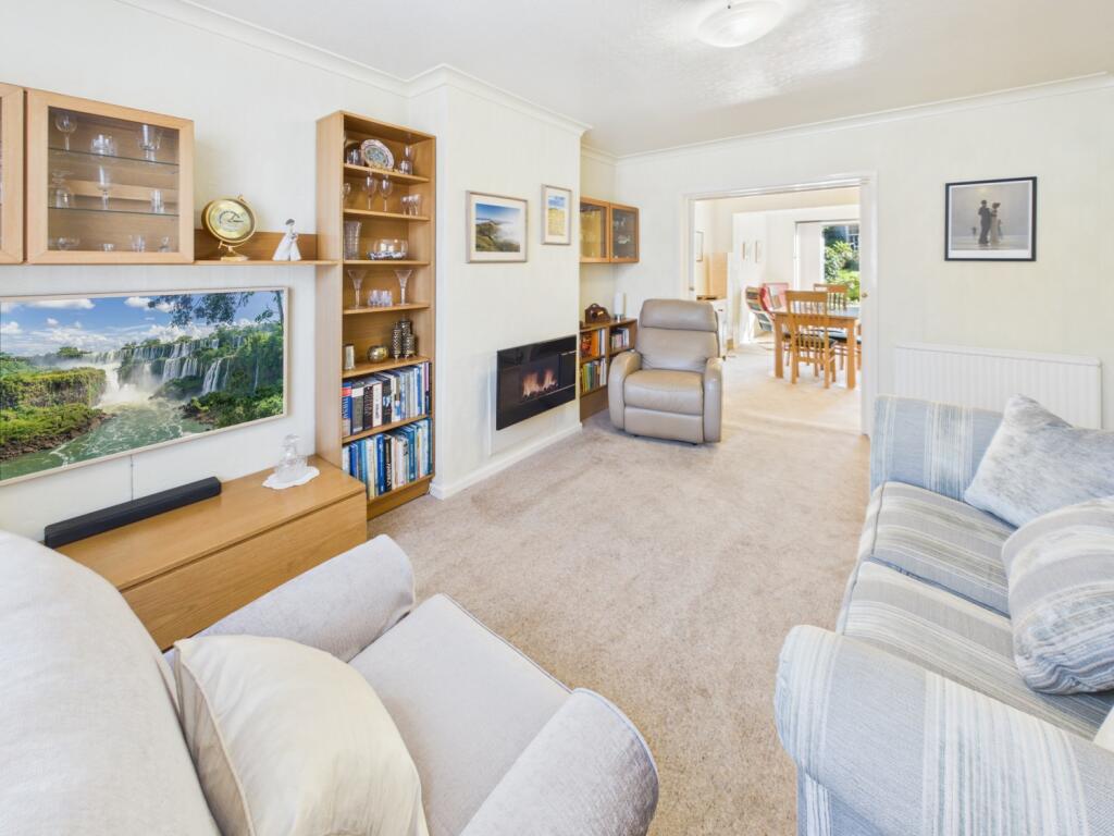 House in North East Derbyshire, Dronfield - View 4