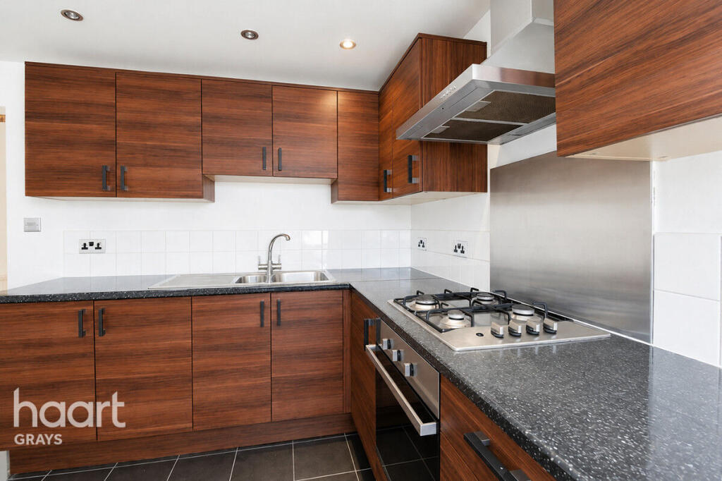 House in Thurrock, Essex - View 5