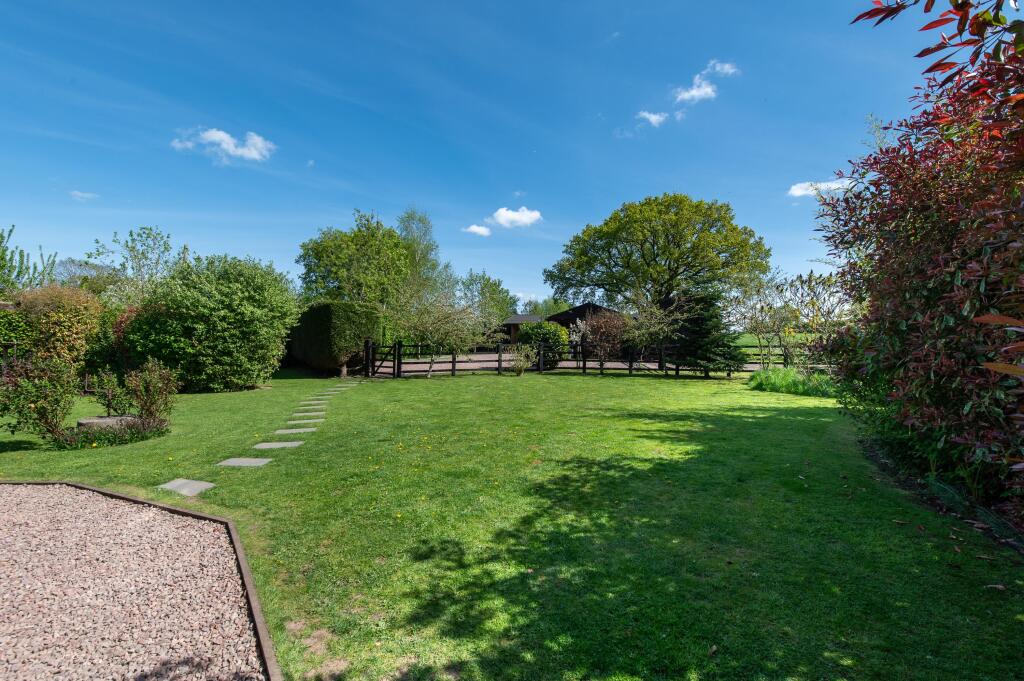 Additional image 16 of The Crescent, Salters Lane, Wootton Wawen, Henley-in-Arden, Warwickshire, B95