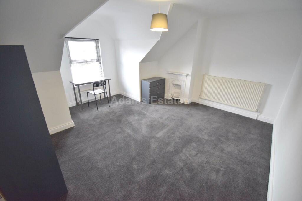 Apartment in Reading - View 5