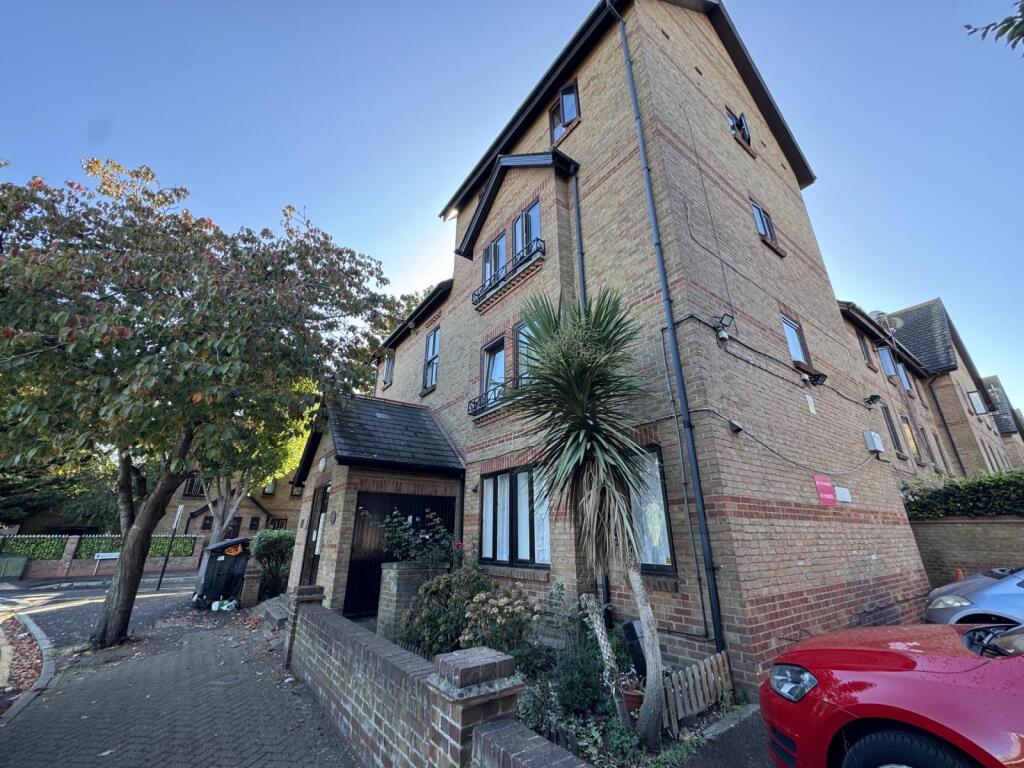 Main image of property: Hallywell Crescent, Beckton, E6