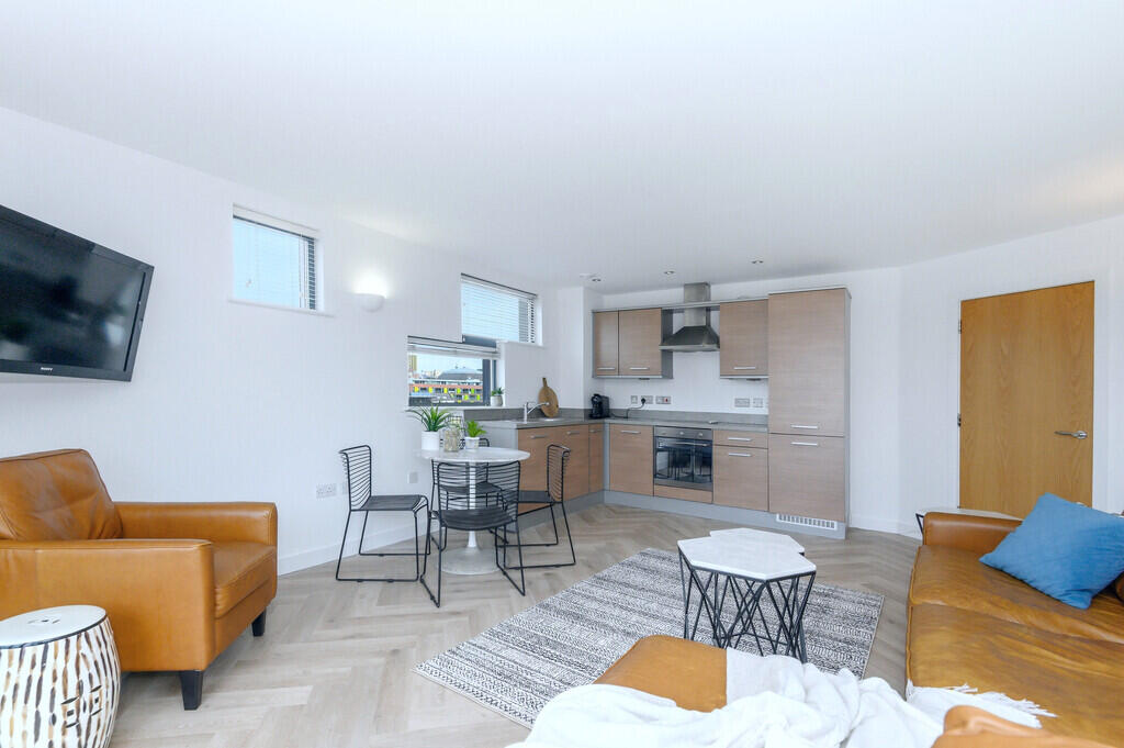 Apartment in Leeds - More