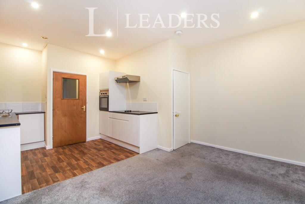 High Street, High Street, B61 - View 2