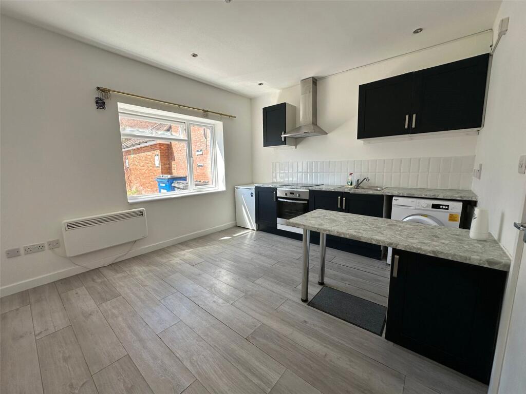Main image of property: Watersky House, 2 Reading Road South, Fleet, GU52