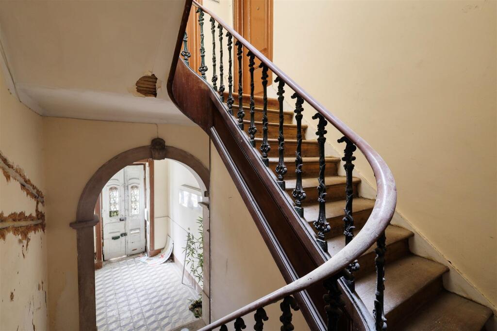 Main image of property: Lisbon, Lisbon