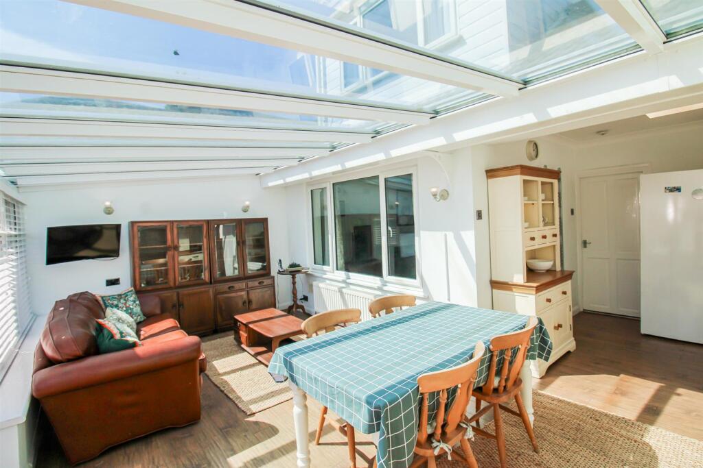 House in Wakefield - View 3