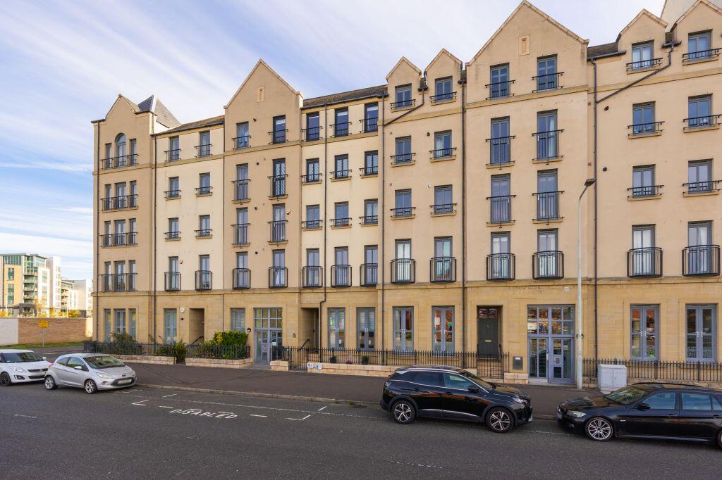 1-bed flat on 66 Newhaven Place, Edinburgh, EH6 4TG, £210,000
