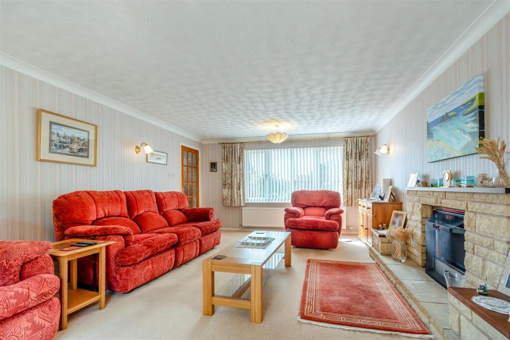 House in Gloucester - View 5