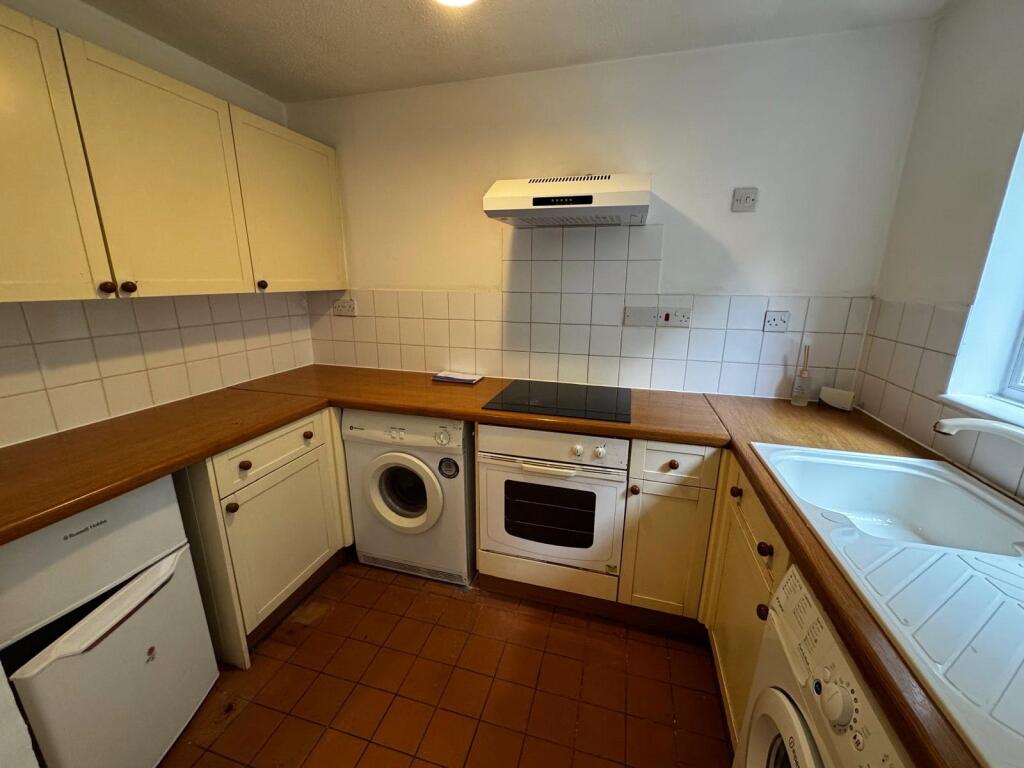 Apartment in Swindon, West Swindon - View 2