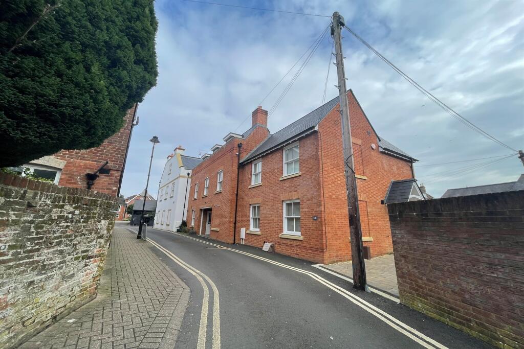 Main image of property: Ringwood