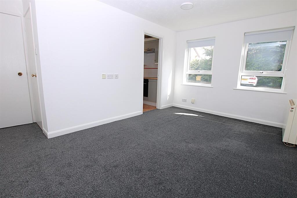 9% Investment Return, Downwood Close - View 6