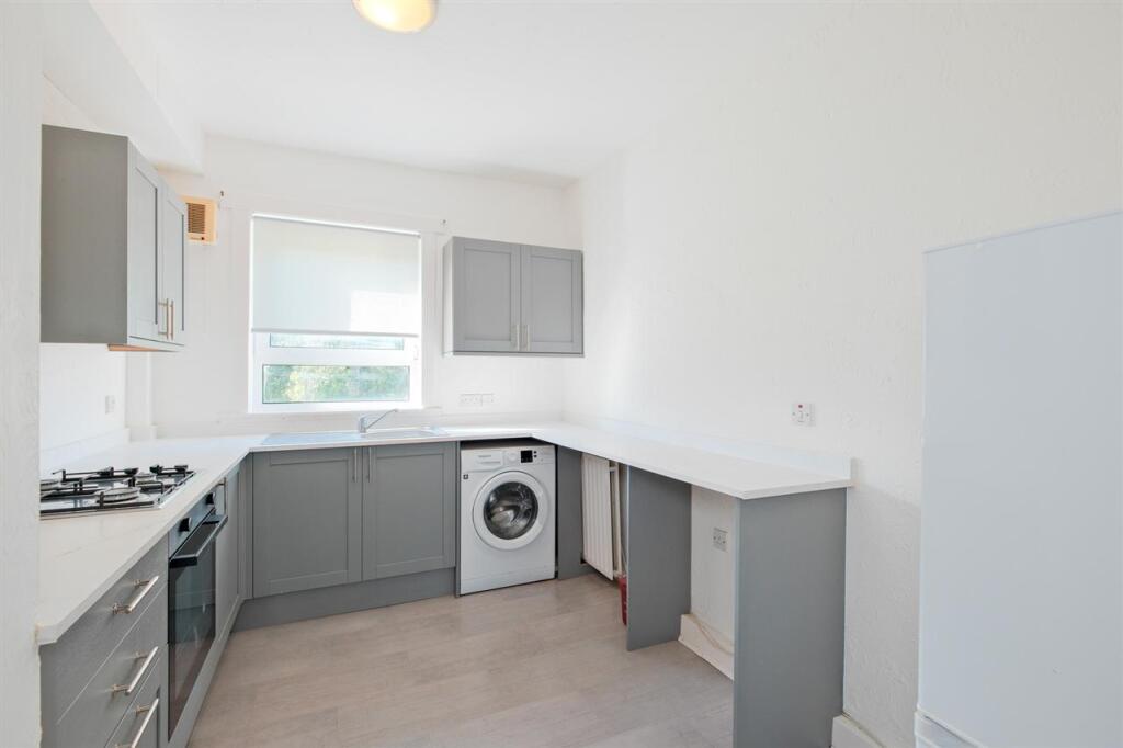 Apartment in Hamilton, Barncluith, Low Waters - More