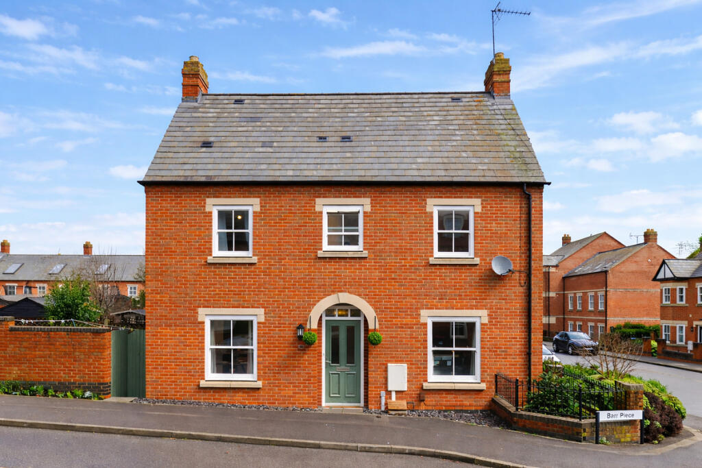 Main image of property: Barr Piece, Wolverton, Milton Keynes, MK12