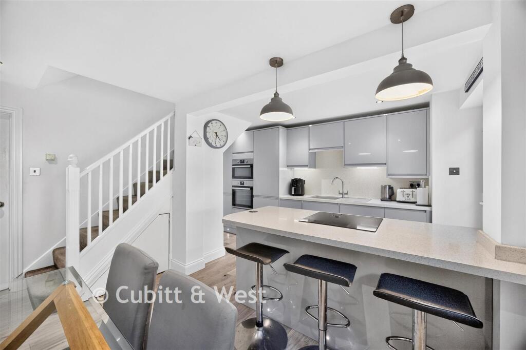 House in Havant, Warblington - More