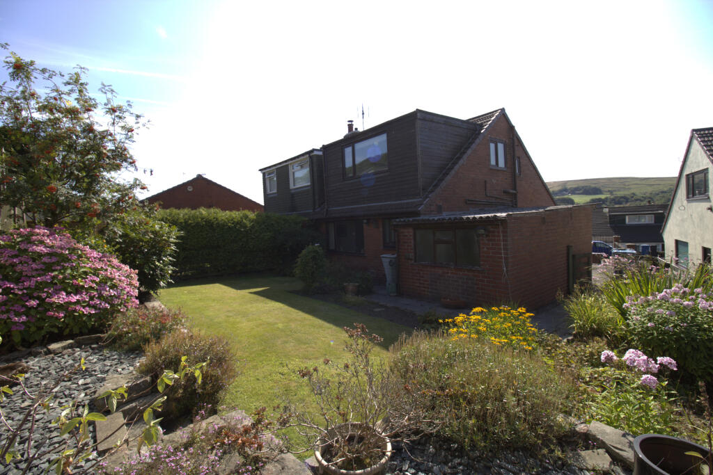 House in Rossendale, Goodshaw - More