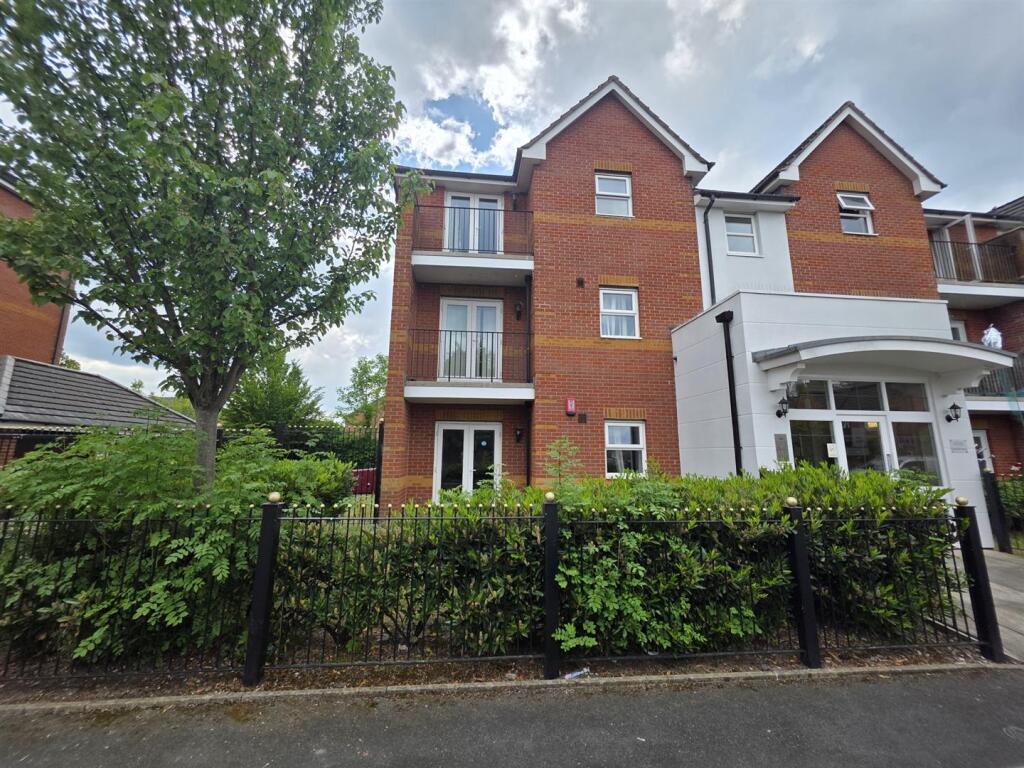 2-bed flat on Oakcliffe Road, Baguley, £147,000